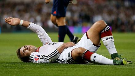 Da legs di nieder: Bayerns Mario Götze fällt die gesamte Bundesliga-Hinrunde aus.