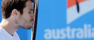 Kein Brett vor dem Kopf. Tommy Haas hat bei den Australian Open die erste Runde überstanden. Jetzt wartet Rafael Nadal.
