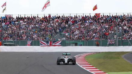 Nicht zu stoppen: Lewis Hamilton auf dem Weg zu seinem Heimerfolg in Silverstone.