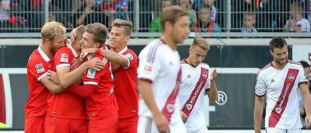 Forscher Aufsteiger demütigt Traditionsklub: Der 1. FC Nürnberg verliert in Heidenheim mit 0:3.