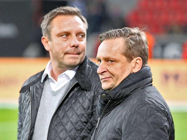 Die Kritik an Trainer Breitenreiter? "Völliger Schwachsinn", sagt Schalkes Manager Horst Heldt (r.)