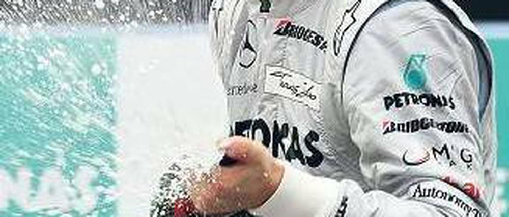 Das prickelt. Nico Rosberg ist bisher bester Deutscher dieser Formel-1-Saison. In der Gesamtwertung liegt er auf Platz zwei.