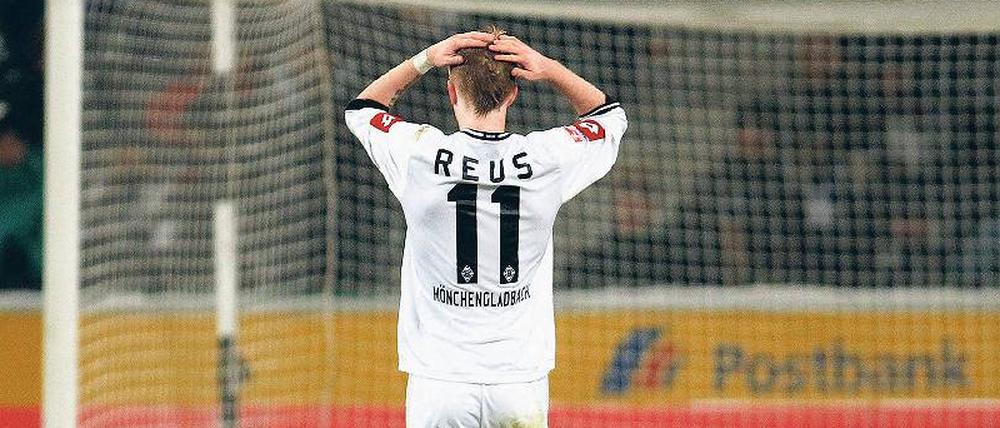 Einsam jammern. Gladbachs Marco Reus weiß auch nicht mehr weiter. Foto: Reuters