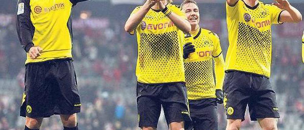 Wir sind wieder da! Borussia Dortmund erfreut sich an zurückgewonnener Stärke. Foto: dpa