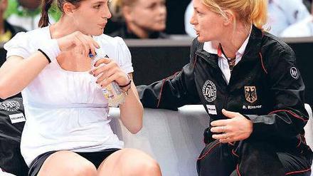 Barbara Rittner, 38, (rechts) ist seit 2005 Chefin des deutschen Fed-Cup-Teams und auch für die Nachwuchsarbeit verantwortlich.