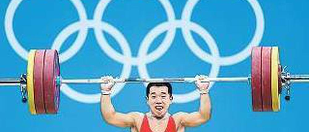 Wunderkräfte. Om Yun-Chol stemmte das dreifache seines Gewichts. Foto: dapd
