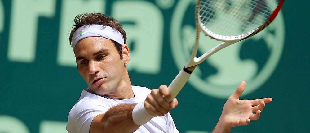 Perfektes Spiel. In Halle bezwang Roger Federer seinen chancenlosen Gegner Mischa Zverev im Viertelfinale 6:0 und 6:0.