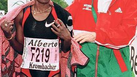 Im Zielraum. Horst Milde hat einst den Berlin-Marathon auf den Weg gebracht. Über Jahrzehnte war er das Gesicht der größten Laufveranstaltung Deutschlands. Foto: dpa