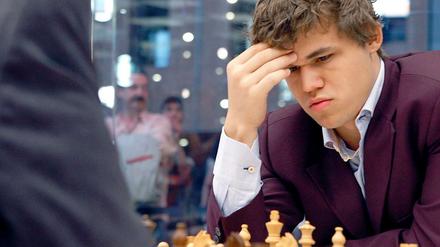 Konzentriert. Magnus Carlsen.