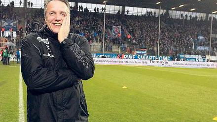 Von wegen au Backe. Zum Abschluss des Jahres konnte sich Unions Trainer noch über einen Sieg gegen Bielefeld freuen. Foto: Imago
