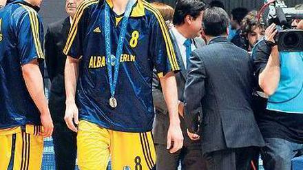 Knapp daneben, auch vorbei. Im April 2010 scheiterte Alba, im Bild Dragan Dojcin, erst im Finale des Eurocups an Valencia.