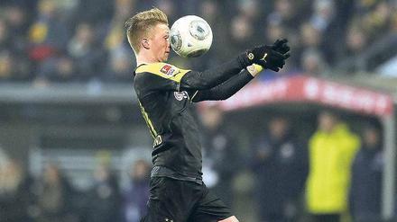 Der Mann, der den Ball liebt. Der ehemalige Mönchengladbacher Marco Reus erwies sich für den BVB als Glücksgriff. Dabei hatten sie das Talent des gebürtigen Dortmunders zunächst nicht erkannt.