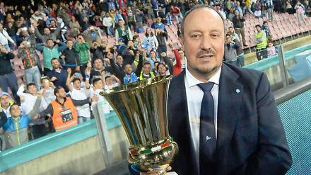 Rafael Benitez, 54, hat mit dem SSC Neapel zuletzt den italienischen Pokal geholt. Zuvor trainierte der Spanier unter anderem Liverpool, Inter Mailand und Chelsea.