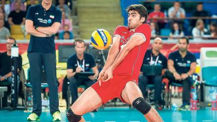 Nur für Männer. Amir Ghafour gehört zum iranischen Team, das bei der Volleyball-WM in Polen derzeit überraschend stark spielt. Einheimische Frauen bekommen die Nationalhelden nur selten zu Gesicht