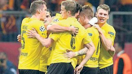 Es darf gefeiert werden. In der Champions League weist Borussia Dortmund eine makellose Bilanz auf – in der Bundesliga ist die Mannschaft davon weit entfernt.