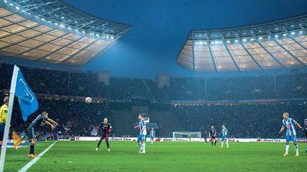 Schöne Atmosphäre. Angesichts vergangener Auftritte der Bayern zog sich Hertha im Olympiastadion achtbar aus der Affäre.