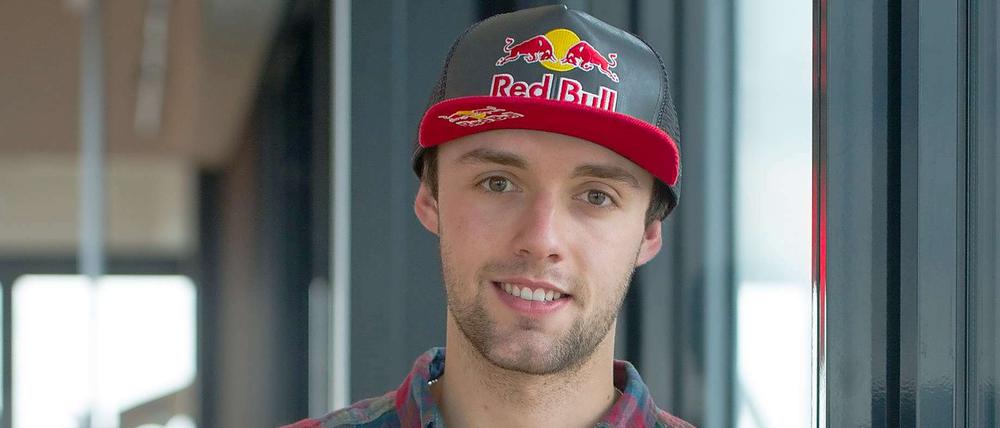 Jonas Folger, 21, liegt nach zwei Siegen in der Klasse Moto2 auf Rang sechs in der Weltmeisterschaft. Der Bayer fuhr zuletzt zwar selten konstant, gilt aber für das kommende Jahr als Anwärter auf einen Platz in einem Spitzenteam. 