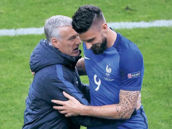Nouvel Amour. Selbst der zuvor ungeliebte Olivier Giroud wird plötzlich wertvoll für die Franzosen und Trainer Didier Deschamps.