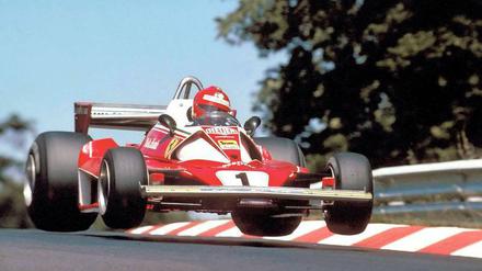 Sprünge wie ein Wildpferd. Nicht nur Niki Lauda hatte am 1. August 1976 Probleme, auf der unebenen Strecke in der Eifel die Kontrolle über seinen Wagen zu behalten. 