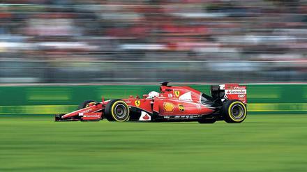 Sieht schneller aus. „Ferrari ist eine große Enttäuschung“, sagt Mark Webber – und meint damit vor dem Großen Preis in Belgien heute nicht Sebastian Vettels Leistung. Foto: AFP/Baron