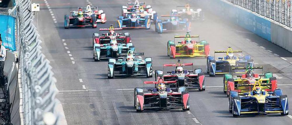 Die Zukunft des Rennsports? Die Formel E (hier vergangenes Jahr in Berlin) startet an diesem Wochenende in Hongkong in ihre dritte Saison.