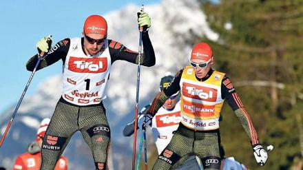 Immer eng beieinander. Eric Frenzel (rechts) und Johannes Rydzek liefern sich während der gesamten Saison knappe Zweikämpfe. Die beiden Deutschen zählen daher bei der Nordischen Ski-WM in Lahti zu den aussichtsreichsten Medaillenkandidaten. 