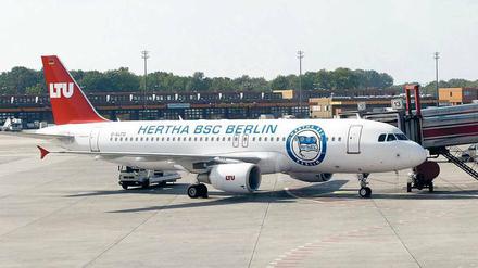 2003 flog Herthas einstiger Exklusivpartner Reklame für den Berliner Bundesligisten.