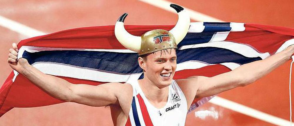 Einer mit Hörnern. Der Norweger Karsten Warholm wurde in London sensationell über 400 Meter Hürden Weltmeister – der 21-Jährige könnte eines der neuen Gesichter der Leichtathletik werden. 