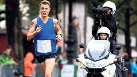 Philipp Pflieger zeigte beim Berlin-Marathon lange eine starke Leistung. Doch dann verließen ihn die Kräfte.