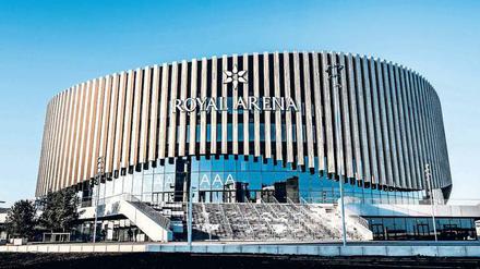 Royales Vergnügen. Mit der königlichen Familie hat die neue Arena in Kopenhagen zwar nichts zu tun, vielmehr sponsert eine Biermarke das Stadion. Hier finden seit Dezember hochkarätige Sportevents statt, zur Unterhaltung von Kopenhagenern und Gästen.