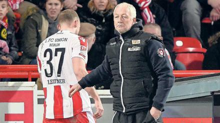 Wieder nichts. Der 1. FC Union hat unter dem neuen Trainer André Hofschneider (rechts) noch kein Spiel in der Zweiten Liga gewonnen. Das Ziel Aufstieg gerät damit immer weiter aus dem Blickfeld.