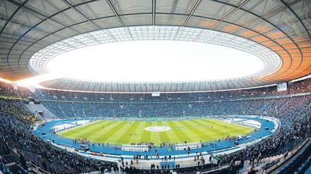 Der Weg ist das Ziel. Rund 8000 Karten hat der BFC bislang für das Duell gegen Köln im Olympiastadion verkauft. Der Klub hofft, dass am Sonntag mehr als 14 117 Zuschauer kommen. So viele sahen 2017 das Spiel gegen Schalke – allerdings im Jahn-Sportpark. 