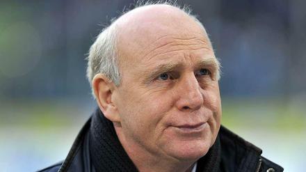 Dieter Hoeneß, Hertha-Manager von 1997 bis 2009, geht mit seinem Ex-Verein hart ins Gericht.