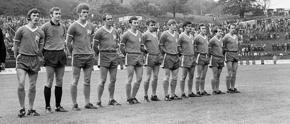 Die Mannschaft von Hertha 03 in der Aufstiegsrunde zur Bundesliga Ende Mai 1970 vor dem Spiel bei der FK Pirmasens. 