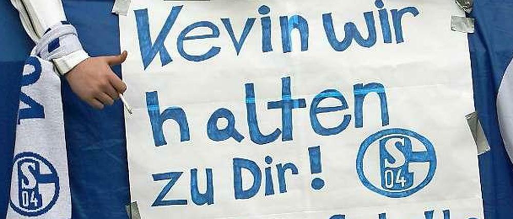 Wir sind alle Kevins: Schalker Fans solidarisierten sich mit ihrem damaligen Spieler Kevin Kuranyi.