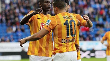 Adrian Ramos (l.) erzielte das 2:0 und das entscheidende 3:2 für Hertha BSC.