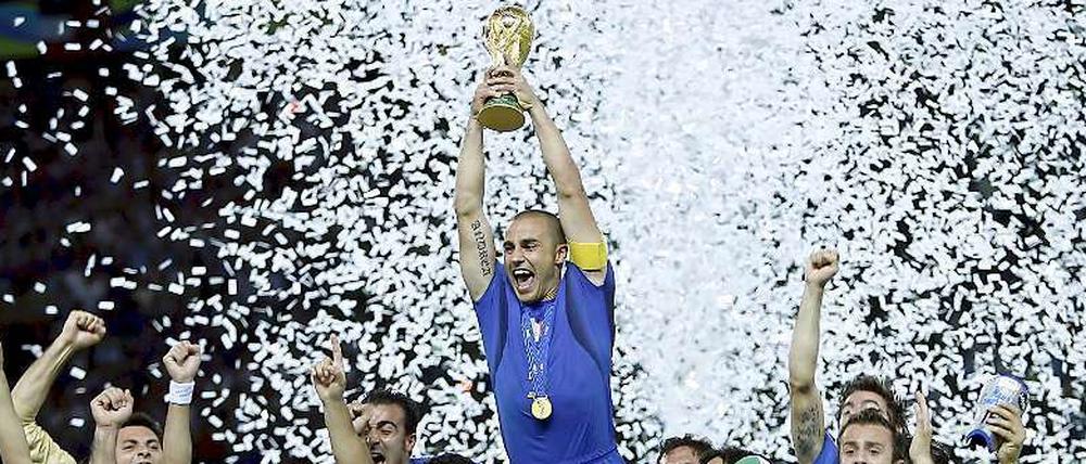 Goldene Zeiten. 2006 wurde Italien in Berlin Weltmeister. Von einer Wiederholung des Titelgewinns in Südafrika sind allerdings nicht einmal die Tifosi restlos überzeugt.