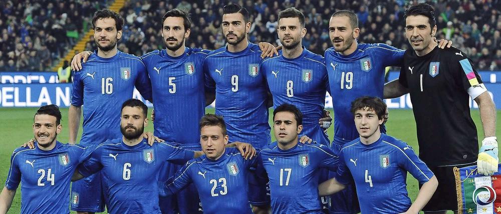 Die italienische Nationalmannschaft vor ihrem letzten Länderspiel gegen Spanien.