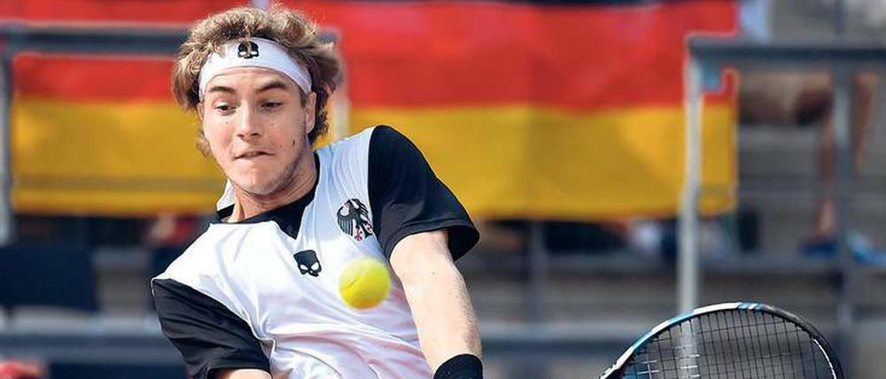 Zweimal gespielt, zweimal gewonnen. Dank Jan-Lennard Struff spielt das deutsche Davis-Cup-Team auch im kommenden Jahr in der Weltgruppe. 
