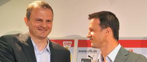Glückwunsch zur Beförderung. Jochen Schneider (l.) soll Schalke als Sportvorstand wieder nach oben führen.