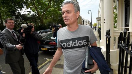 Ein edler Tropfen zur Begrüßung? José Mourinho kehrt nach England zurück.