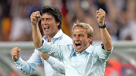 Aus Partnern werden Gegner. Joachim Löw (links) und Jürgen Klinsmann treffen am Mittwoch mit ihren Teams aufeinander.