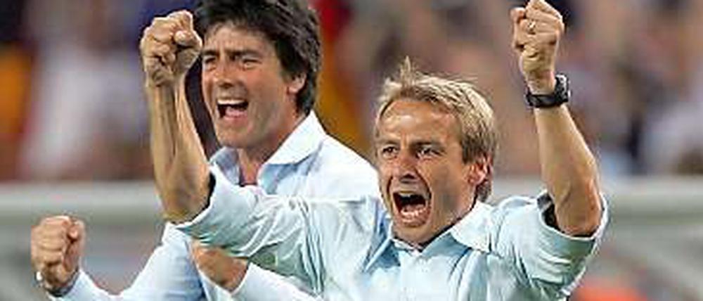 Aus Partnern werden Gegner. Joachim Löw (links) und Jürgen Klinsmann treffen am Mittwoch mit ihren Teams aufeinander.