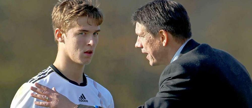 Martin Kobylanski, hier im Gespräch mit dem gebürtigen Berliner und zwischenzeitlichen U19-Nationaltrainer Christian Ziege, soll das Offensivspiel der Unioner beleben.