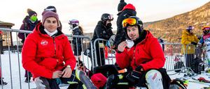 Leander Kress, 21 Jahre (rechts), und Christoph Glötzner, 18 Jahre, haben sich beim Skifahren kennengelernt und sind heute befreundet.