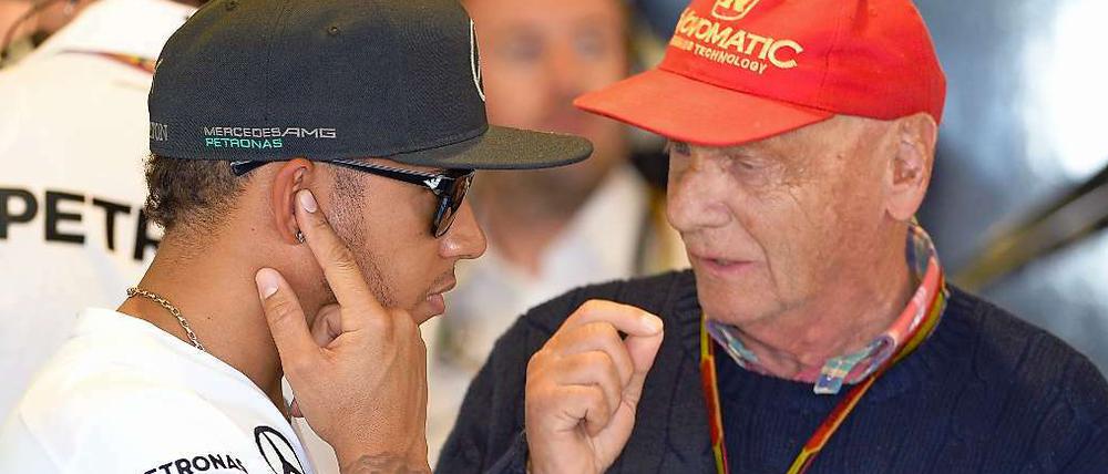 Niki Lauda (rechts) mit Lewis Hamilton.