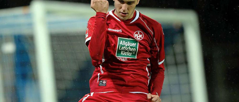Siegerfaust. Kaiserslauterns Kostas Fortounis jubelt über sein Tor zum 1:0.