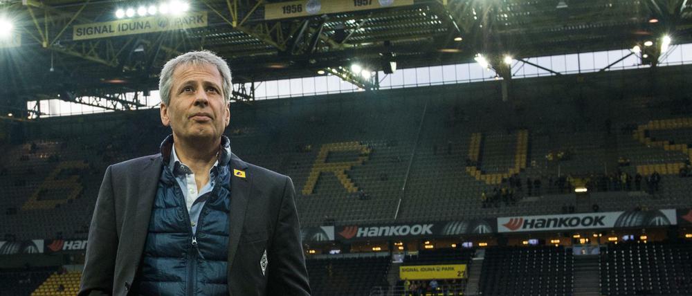 OGC Nizza lässt Trainer Lucien Favre laut Medienberichten nicht nach Dortmund ziehen.