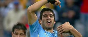 Wenn der Gastarbeiter zweimal klingelt. Uruguays Luis Suarez, Stürmer vom FC Liverpool, traf doppelt beim 2:1 gegen England.