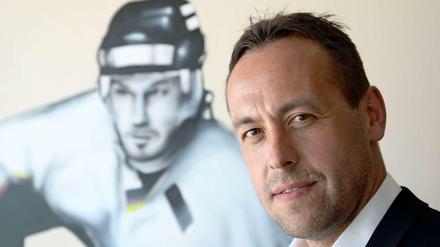 Der ehemalige Eishockeyprofi Marco Sturm bei der Pressekonferenz der Zentrale des Deutschen Eishockeybundes.